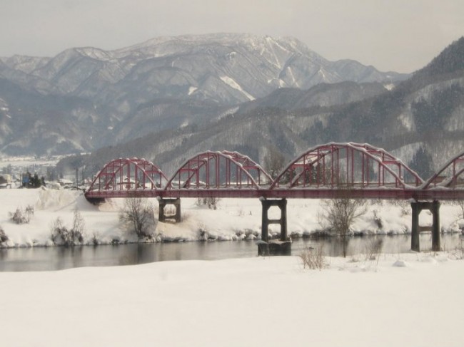 White Snow Pink Bridge Iiyama