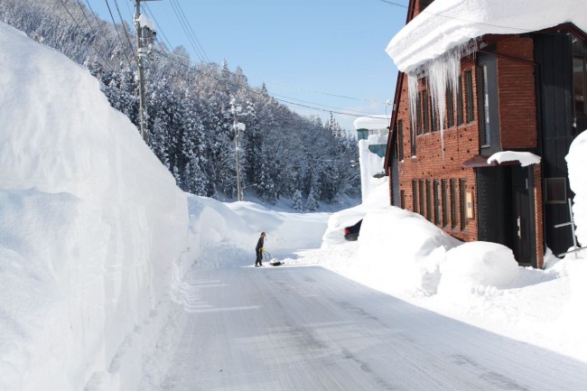Nozawa Cottage Snow Wall