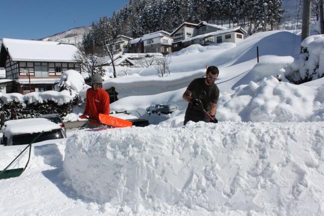 Sculpting the ice bar