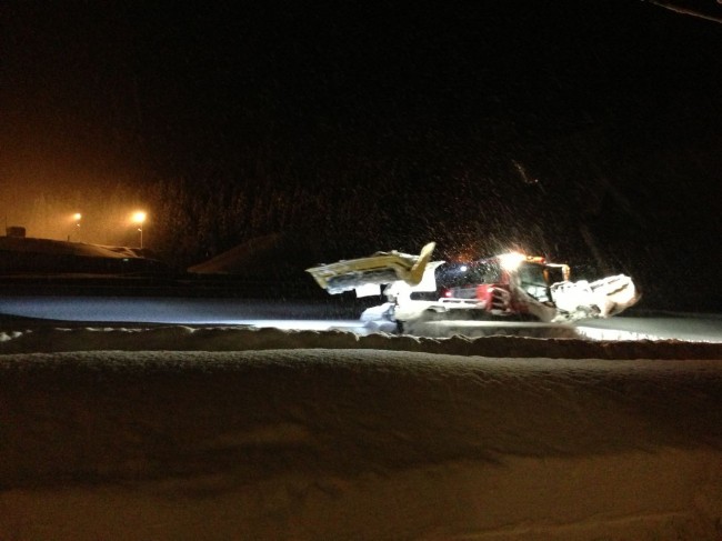 Nozawa Groomer in Action Christmas Eve
