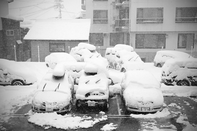 A classic sight in Nozawa Onsen. Car mushrooms - Nozawa Snow Report 23 December 2013