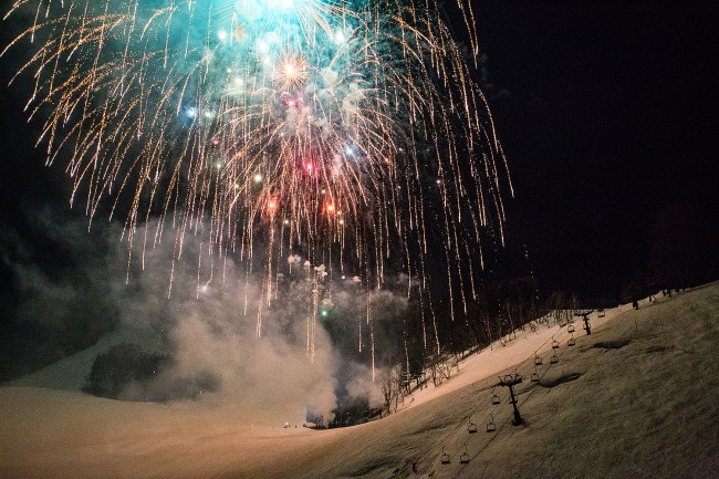 Fireworks raining down on the Hikage slopes last night  in Nozawa Onsen.