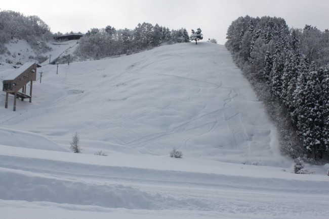 From Kaiya Nozawa just 50m to this amazing run of Mukobayashi! Steep and deep!