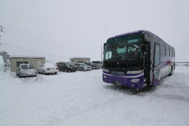 Nozawa Snow Shuttle travel in style up to the slopes and traditional Village of Nozawa Onsen