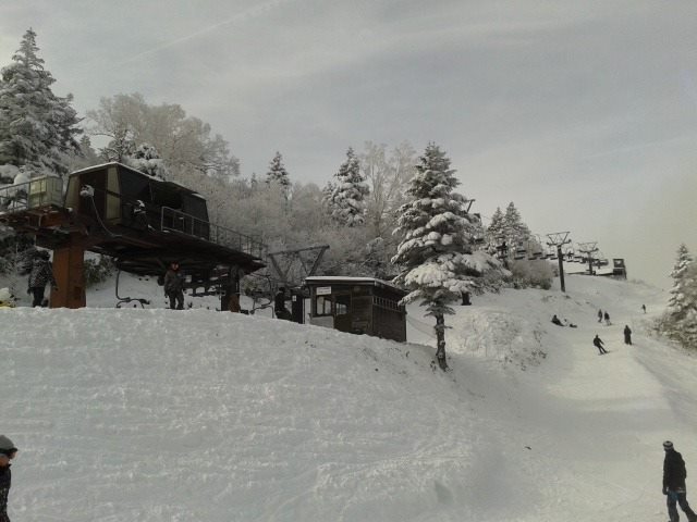 With the snow machines and few dumps we have had the cover is fair up at Ryuoo Park near by Nozawa at present