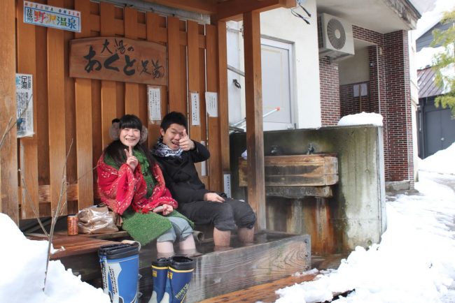 Imagine a town that supplied free hot foot spas for after a long day on the bike! Nozawa Onsen does..