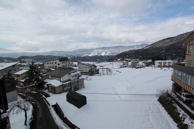 Great views across the valley from Nozawa to Myoko and Madarao