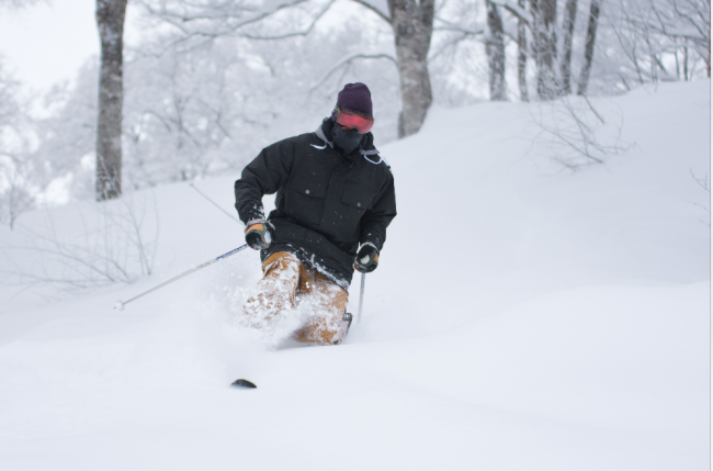 Ryan Telemark skiing up top of Yamabiko