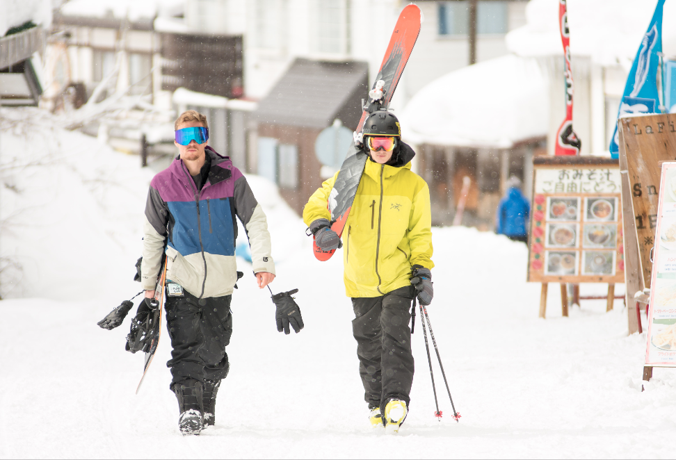 A Beginners Guide Skiing vs Snowboarding Nozawa Holidays