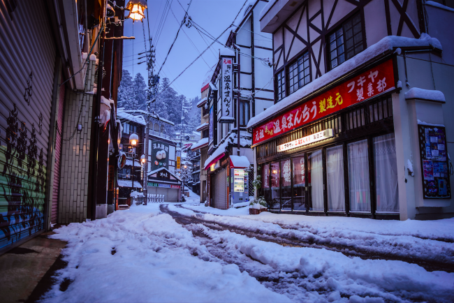 Nozawa Onsen Spring Snow