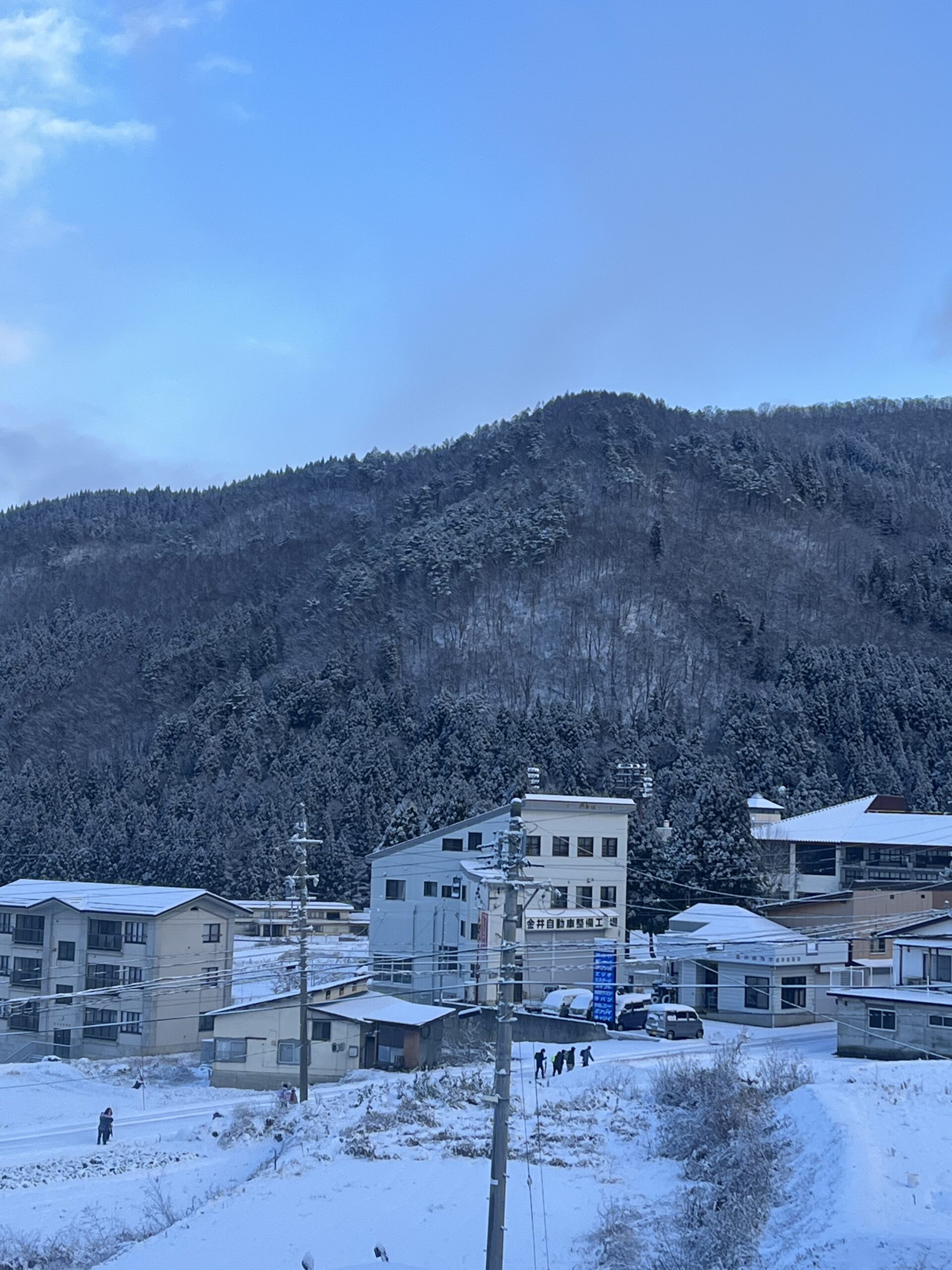 Waking up Nozawa Snow