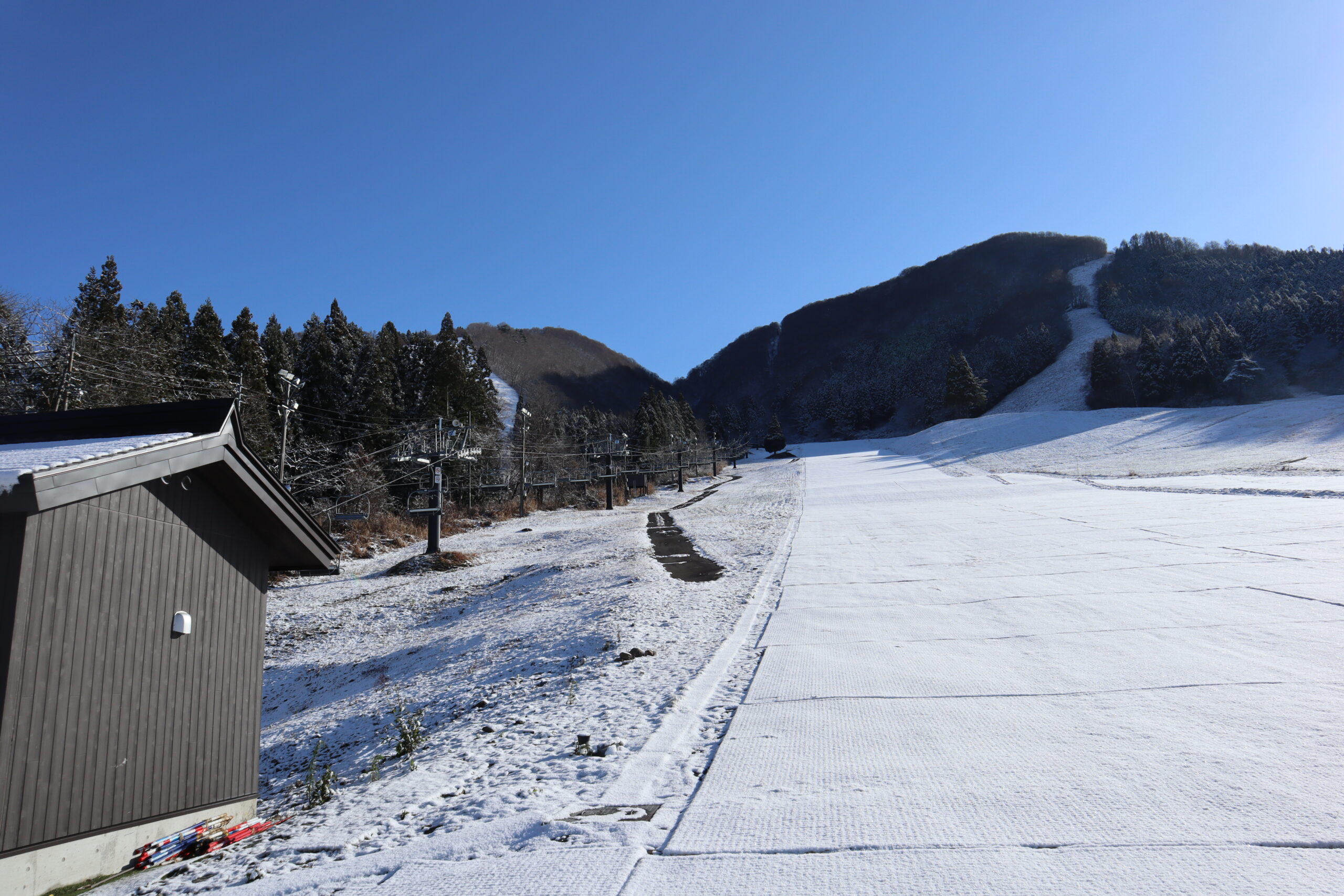 Nozawa winter has arrived - Hikage looking fresh!