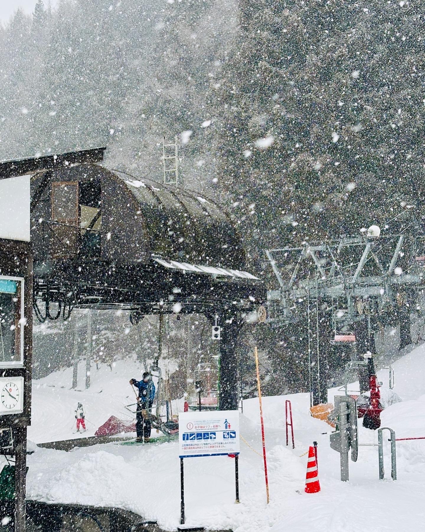 Heavy snow dumps incoming this week which should cover the whole resort in white fresh