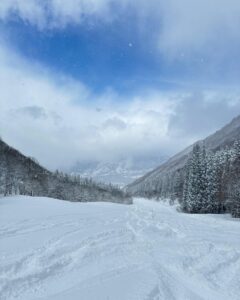 Beautiful days on Mt. Kenashi ending March