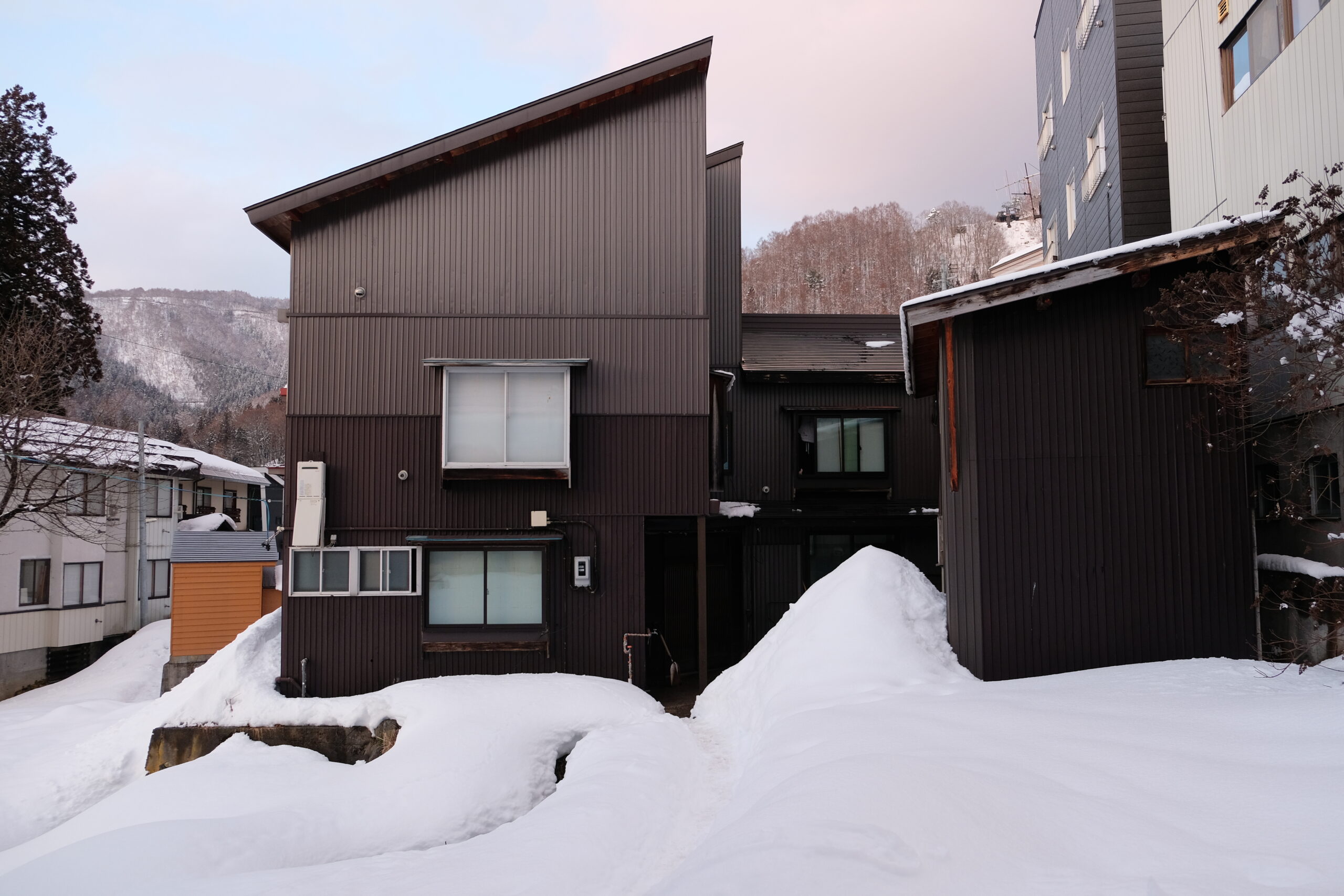 Perfectly located Nozawa Holidays Staff Accommodation with just a 5 min walk to Nagasaka Gondola Station