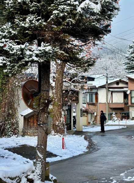 Akiha onsen with snow