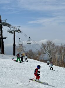 Winter season has ended but that doesn't stop anyone from skiing and snowboarding in Nozawa Onsen!