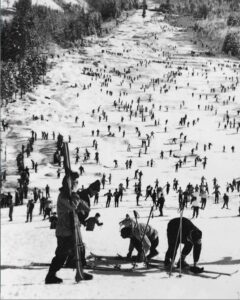Skiing booming after the establishment of Nozawaonsen Ski Club