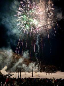 Annual Lantern Festival ends with firework display, don't miss it!