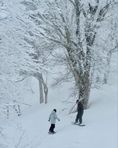 Spring Lifts Open Japan